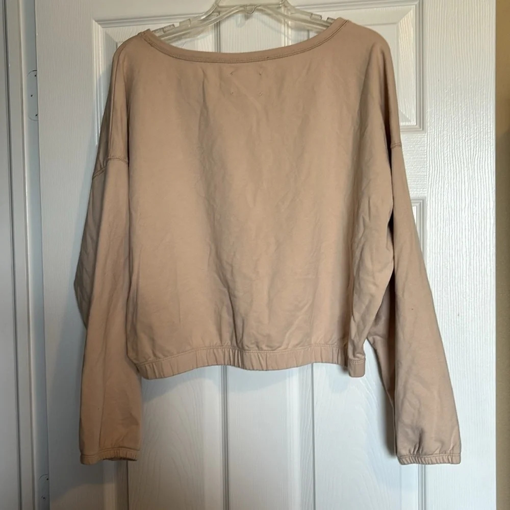 Offline by Aerie women’s cream color crop sweatshirt size large - Picture 6 of 9